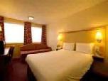 London Euston Premier Travel Inn photo